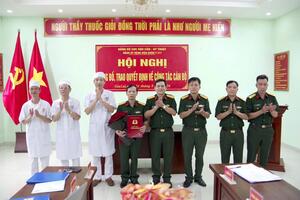 Bệnh viện Quân y 211 tổ chức hội nghị công bố, trao quyết định về công tác cán bộ.